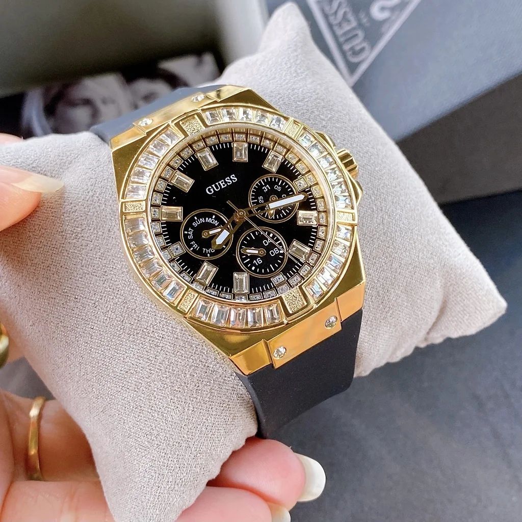 Montre Guess Venus GW0118L1 bracelet silicone noir